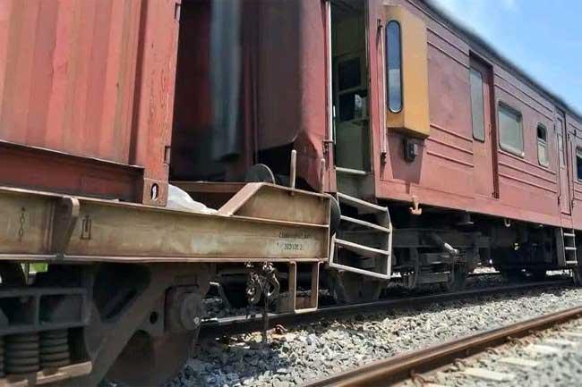 භාණ්ඩ ප්රවාහන දුම්රියක් පීලි පනී