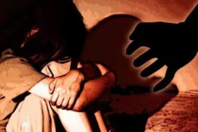 පැය 24කදී ප්රදේශ කිහිපයකින් ස්ත්රී දූෂණ පැමිණිලි 06ක්