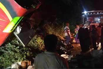 ඉන්දියාවේ බස් රථයක් පෙරළී 9ක් මරුට - 30කට වැඩි පිරිසකට තුවාල