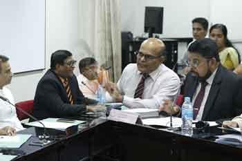 මැතිවරණ සම්බන්ධයෙන් වන නීති සමාලෝචනය කිරීමට පාර්ලිමේන්තු විශේෂ කාරක සභාව පළමුවරට රැස්වෙයි