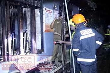 සෙනෙහසේ කැදැල්ල සම්පූර්ණයෙන්ම ගිනිබත් වෙයි - 11ක් මරුට - තුනක් අතුරුදන්