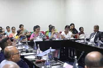 පළාත් සභා මැතිවරණවලදී කාන්තා නියෝජනය සියයට 33 දක්වා ඉහළ නැංවීමට යෝජනාවක්