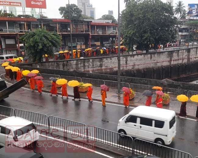 කොළඹට ළගා වූ පා ගමන...