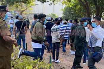 නිරෝධායන කාලයේ දී කෑමවලට මුදල් අය කිරීම ගැන විදෙස් ගත ශ්‍රමිකයින්ගේ කණස්සල්ල