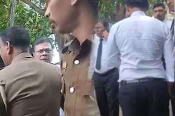 ගල්කිස්ස අධිකරණ පරිශ්‍රයේ සිද්ධියට නීතීඥවරයා අත්අඩංගුවට ගන්න පොලීසිය ඔහුගේ නිවසට
