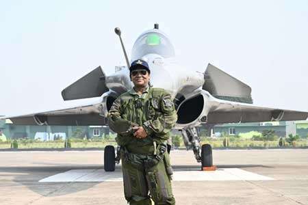 ගුවනට නැගි ඉන්දීය ජනපති..