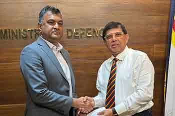 තර්ස්ටන් විද්‍යාලයීය භාරකාර අරමුදල සහ ආදි ශිෂ්‍ය සංගමයේ ඔස්ට්‍රේලියානු ශාඛාවෙන් මිලියන 3.2ක ආධාරයක්