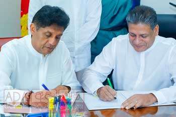අධ්‍යාපන අමාත්‍යවරියට එරෙහි විශ්වාසභංගයට විපක්ෂය අත්සන් තබයි