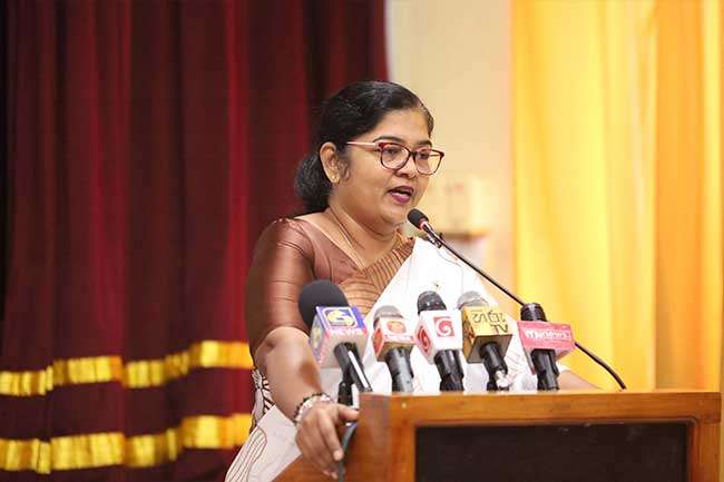 මුල් ළමාවිය දරුවන්ගේ රැකවරණය හා සංවර්ධනය සොයා බලන්න කාන්තා හා ළමා කටයුතු ඇමතිනිය රත්නපුරට