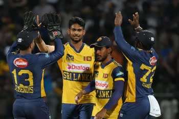 වෙනස්කම් රැසක් සමඟ ශ්‍රී ලංකා ලෝක කුසලාන සංචිතය නම් කරයි