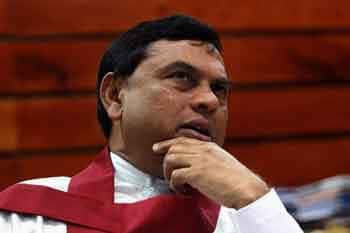 බැසිල් රාජපක්ෂට වරෙන්තු