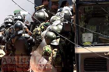 මීගමුව බන්ධනාගාරයේ තත්ත්වය පාලනය කෙරේ - කාන්තා රැඳවියන් තවමත් විරෝධයේ