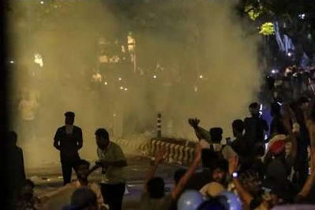 ඉන්දීය තරුණ විරෝධතා නැවතත් උණුසුම් වෙයි