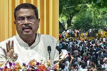 ඉන්දීය අධ්‍යාපන අමාත්‍යවරයා ඉල්ලා අස්වෙයි