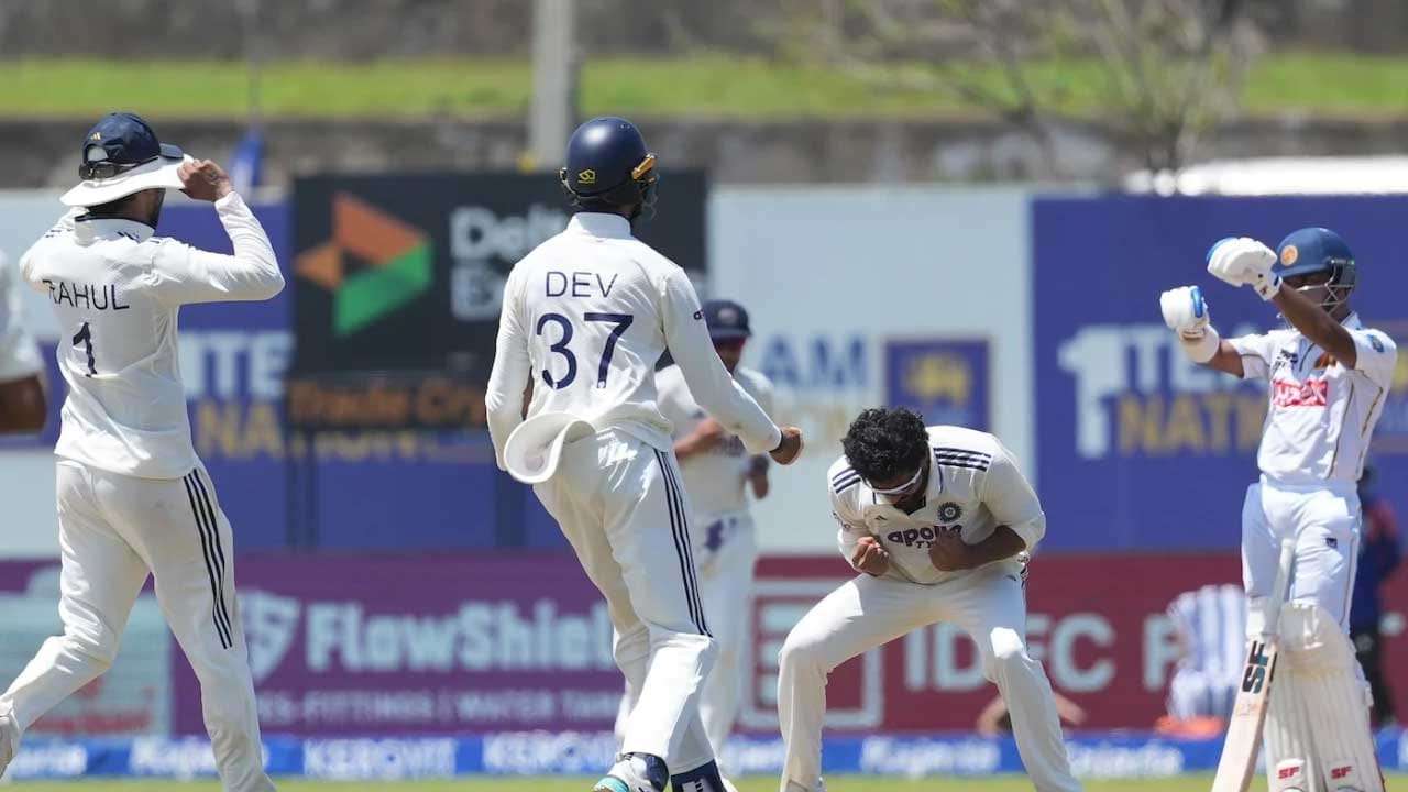 ඉන්දියාවට ලකුණු 165ක සුපිරි ජයක්