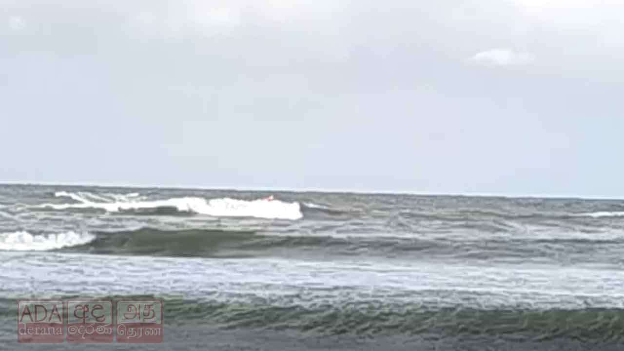 අවදානම් නිවේදන නිකුත් කර තිබියදී මුහුදු ගිය යාත්‍රාවක් අනතුරේ