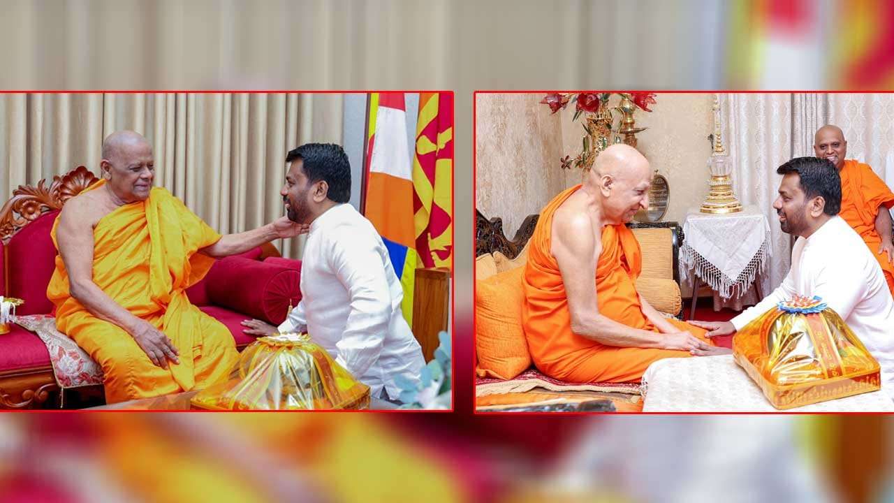 මල්වතු-අස්ගිරි මහා නාහිමිවරු බැහැදැක ජනපති ආශිර්වාද ලබාගනී