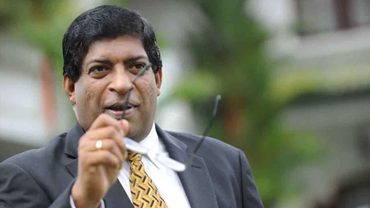 හිටපු ඇමති රවී අද  අල්ලස් කොමිසම හමුවට