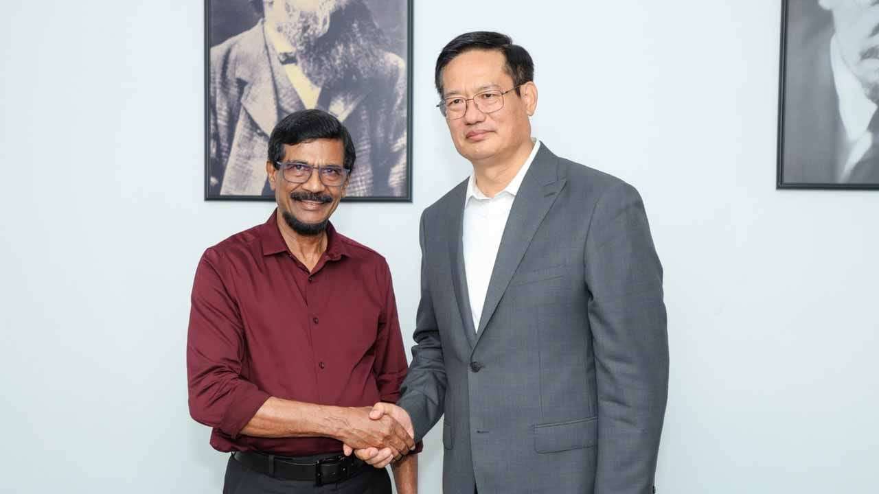 නව චීන තානාපති සහ ජවිපෙ ප්‍රධාන ලේකම් අතර හමුවක්
