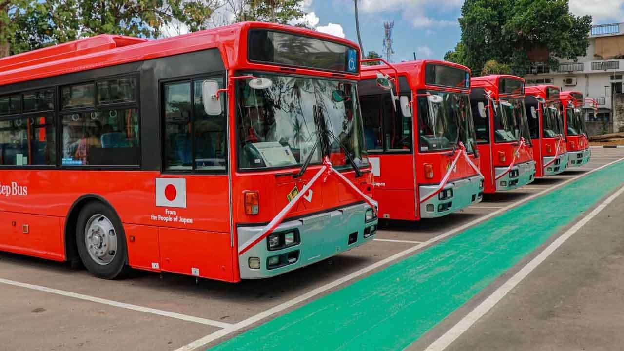 ජපානයෙන් ශ්‍රී ලංකාවට පත්ල පහත් බස් 7ක්