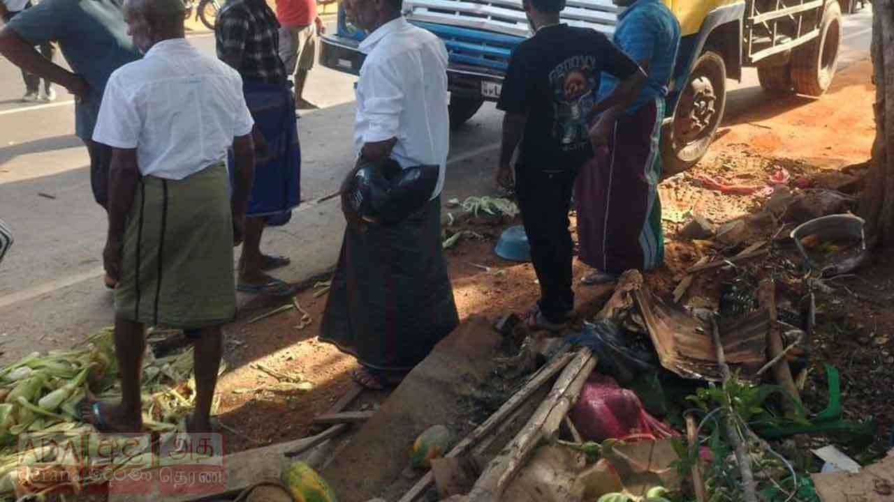 ටිපර් රථයක් පලතුරු කඩේක ගැටී මාරක අනතුරක් - අයෙක් මරුට, තවත් අයෙකුට තුවාල