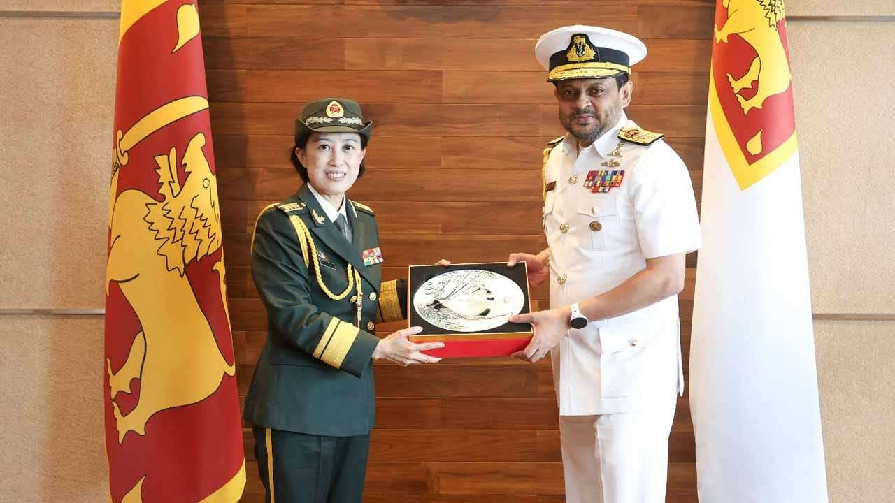 මෙරට චීන තානාපති කාර්යාලයේ ආරක්‍ෂක උපදේශක සහ නාවික හමුදාපති අතර හමුවක්