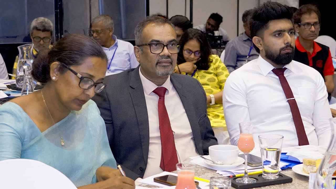 මෙරට කම්කරු නීති පද්ධතිය යාවත්කාලීන කිරීමේ කටයුතු කඩිනම් කෙරේ