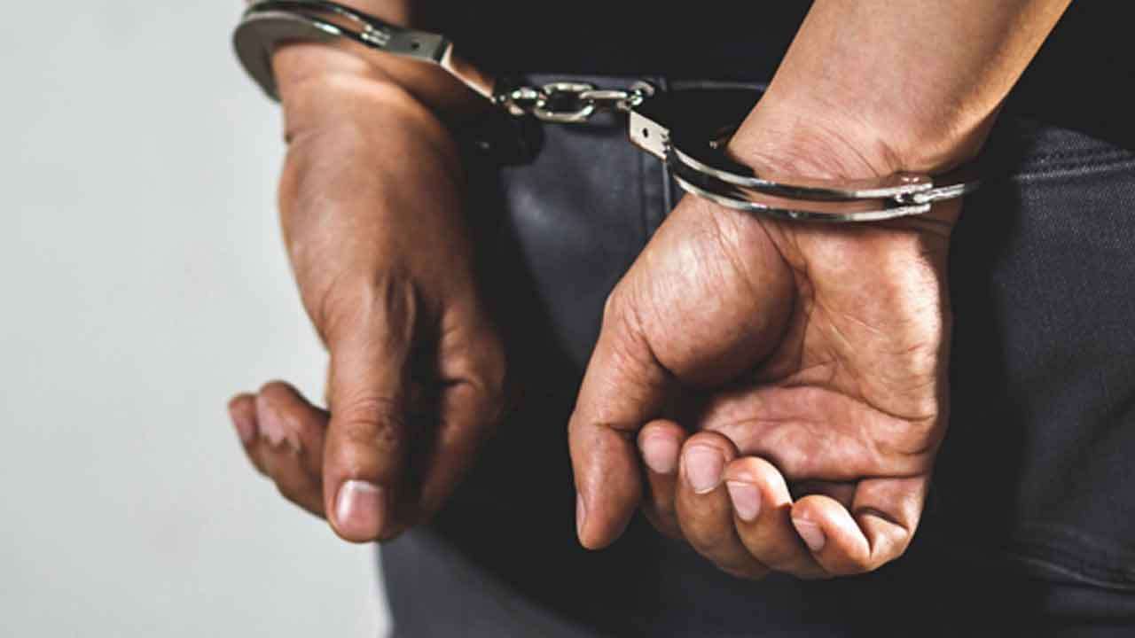 සූක්ෂම ලෙස සඟවා රටින් පන්නන්න හැදූ පක්ෂීන් 100කට අධික සංඛ්‍යාවක් සමඟ ලාංකිකයෙකු ඉන්දුනීසියාවේදී මාට්ටු