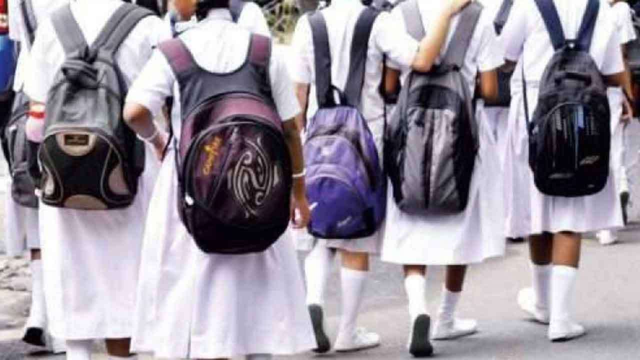 නව පාසල් වාරය හෙටින් ඇරඹේ