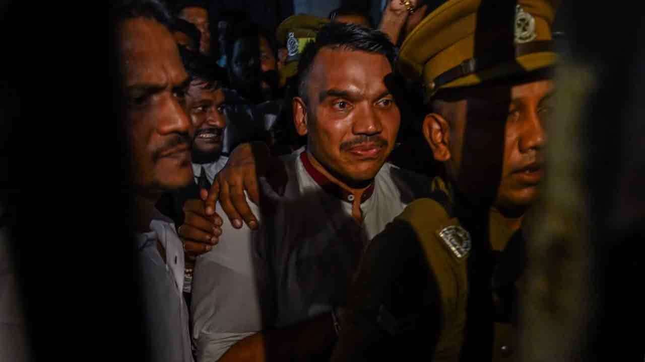 නාමල්ට ගෙදරින්  කෑම කන්න අවසර 