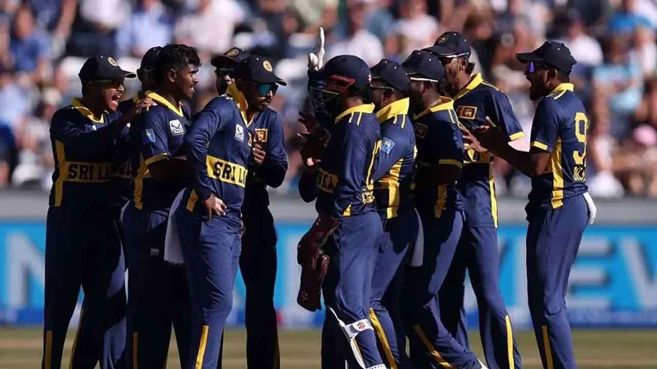 එංගලන්තය හමුවේ තරග පරාජයත් සමඟ ශ්‍රී ලංකාව ශ්‍රේණිගත කිරීම්වලිනුත් පහළට