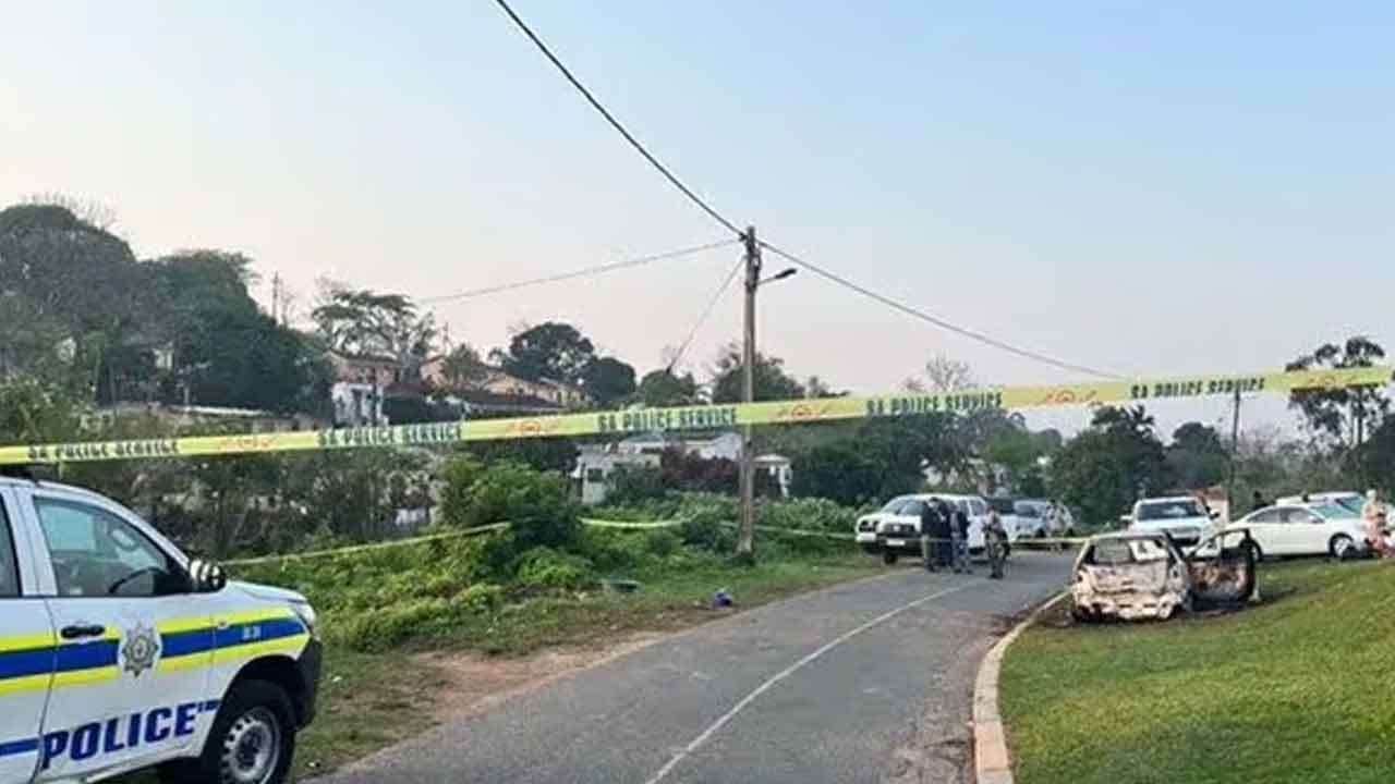 දකුණු අප්‍රිකාවේ නිවසක සමූහ වෙඩිතැබීමක් - 11 දෙනෙකුට දිවි අහිමි වෙයි