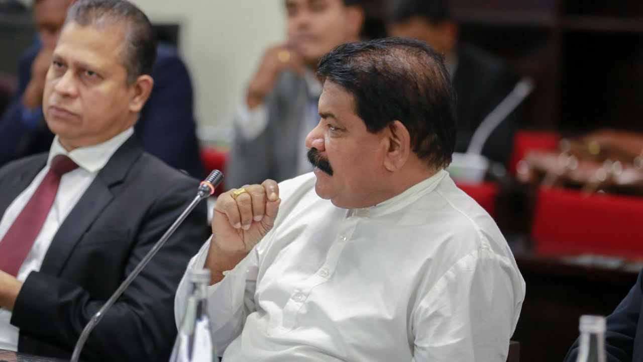 නීති විරෝධී ධීවර කටයුතු මැඩලීම සඳහා දිස්ත්‍රික් කමිටු පිහිටුවීමට පියවර