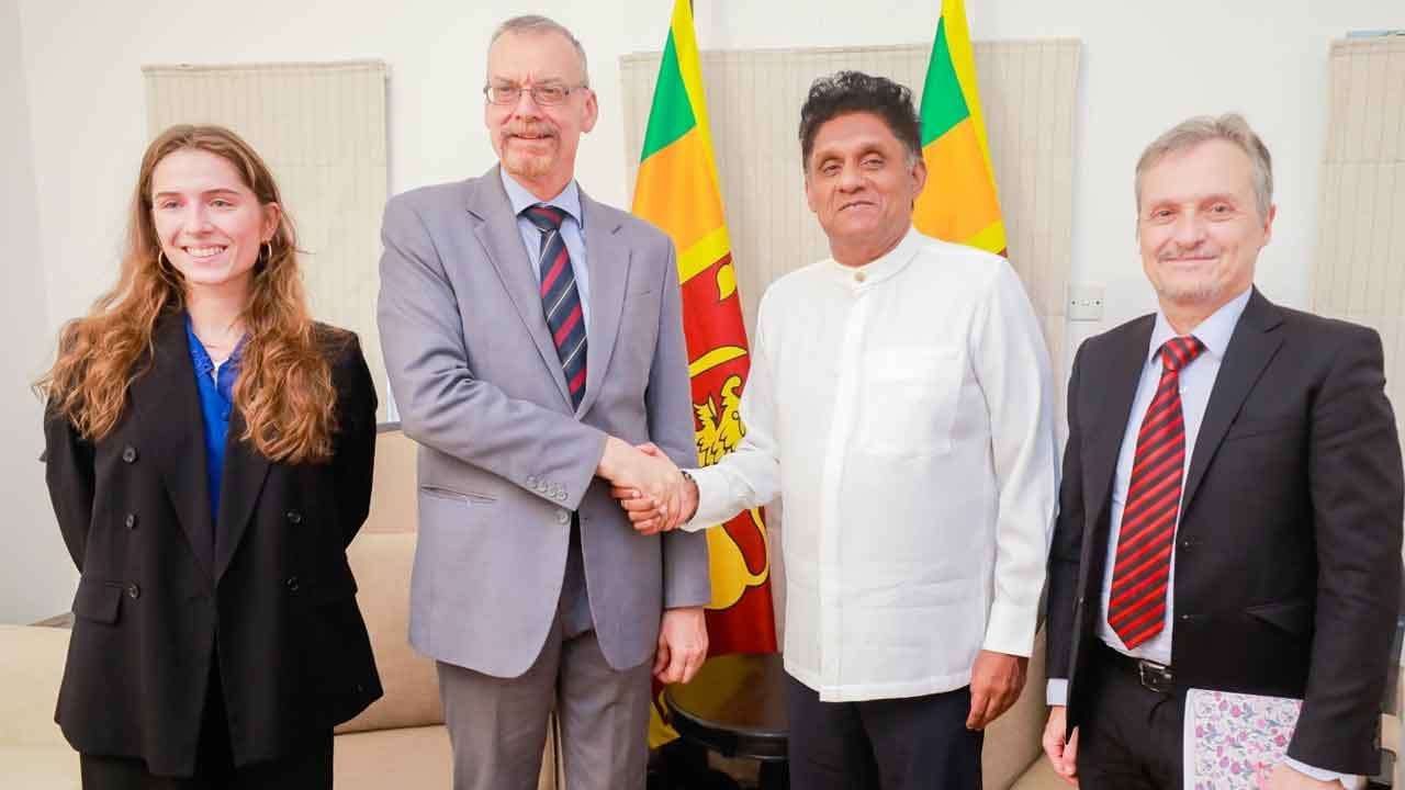 සූර්ය බලශක්ති නියෝජිතයින්ගේ ගැටලු අරන් සජිත් මෙරට ප්‍රංශ තානාපති හමුවෙයි