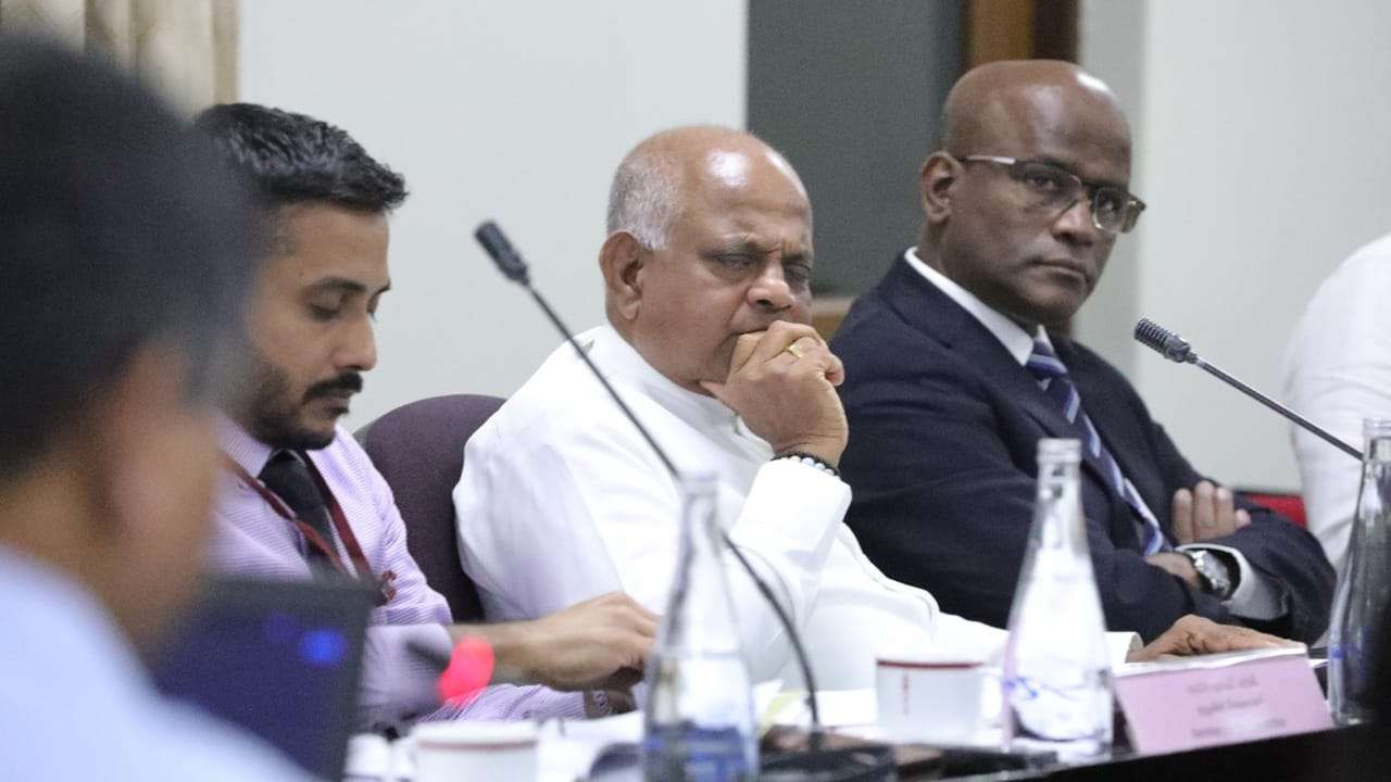 ආබාධ සහිත තැනැත්තන්ගේ අයිතිවාසිකම් පිළිබඳ නව පනත් කෙටුම්පත පිළිබඳව දීර්ඝ සාකච්ඡාවක්