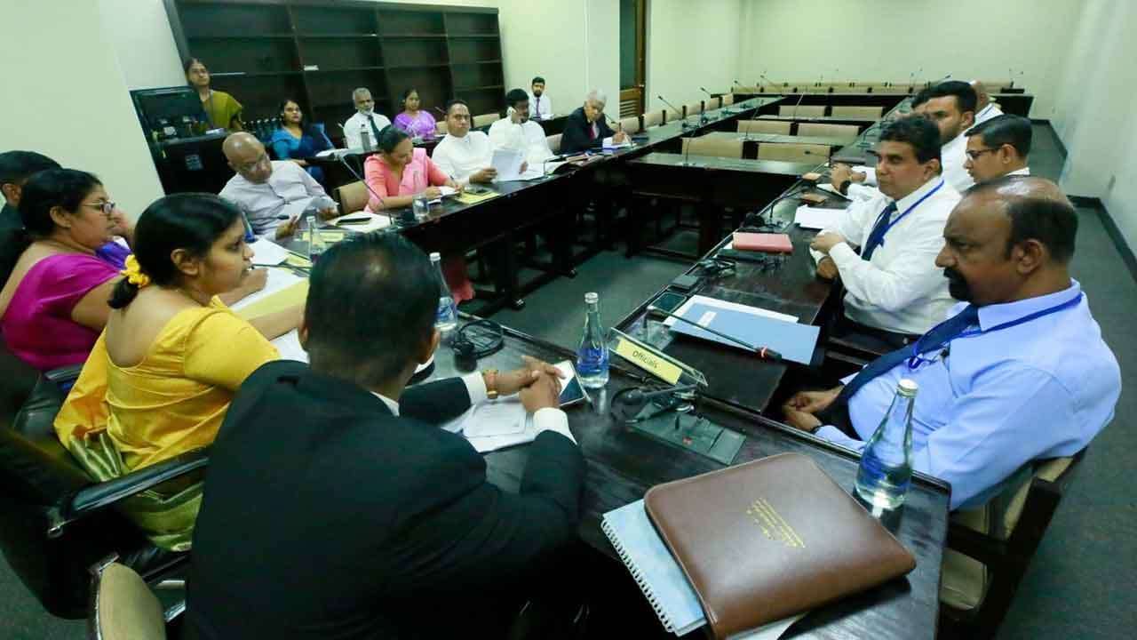 ක්ෂුද්‍ර මූල්‍ය ණය නියාමන අධිකාරි පනත කඩිනමින් ක්‍රියාත්මක කිරීමට අවධානය