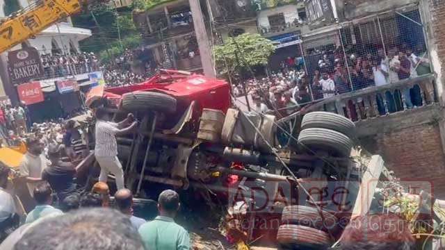 අකුරණ මාරක අනතුරින් මියගිය අය අතර 16 හැවිරිදි දැරියකුත් - ලොරි රියදුරු අද අධිකරණයට