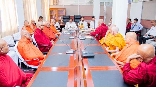 බුද්ධශාසන සභා රැස්වීමේදී තීරණ රැසක්