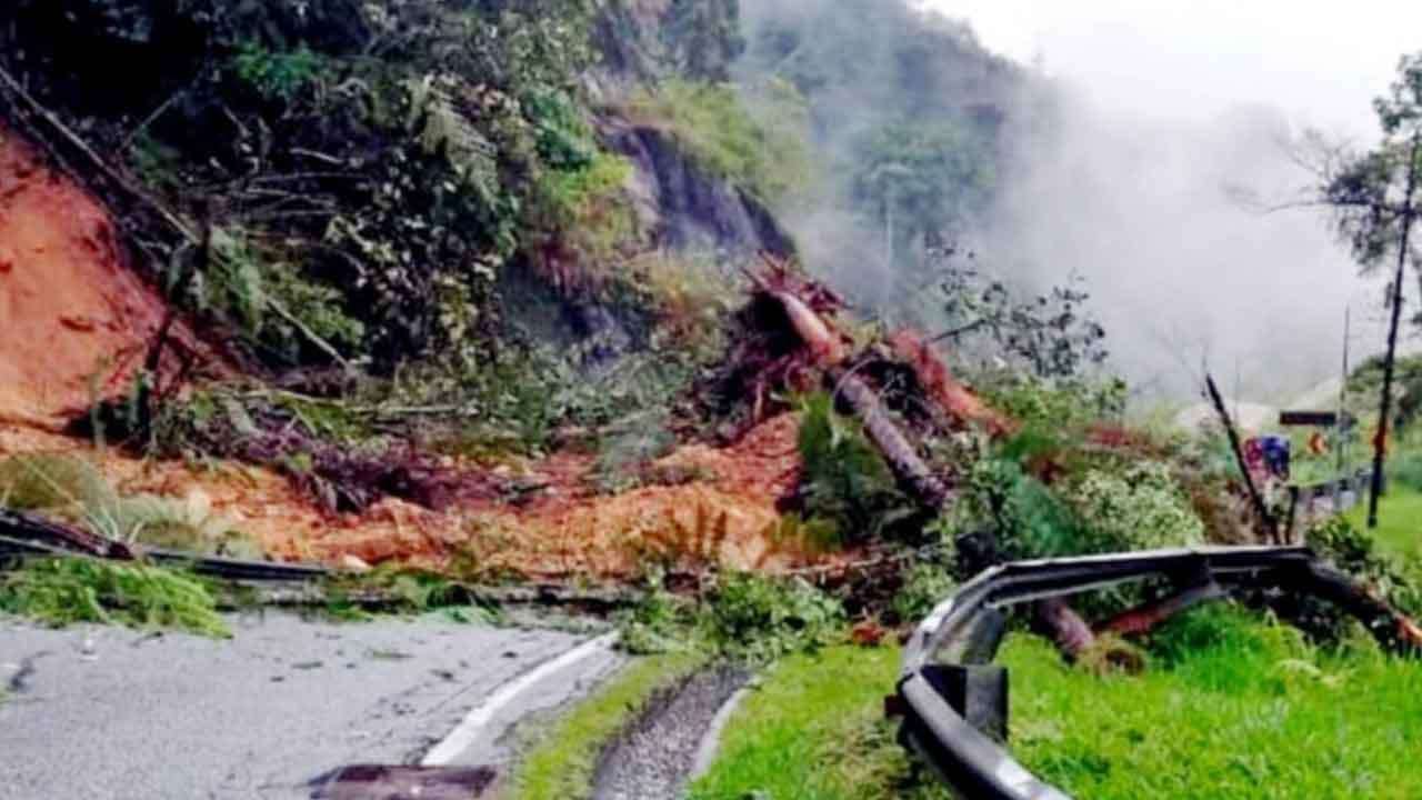 දිවයින පුරා නායයෑම් අධි අවදානම් කලාප 30,000කට අධික සංඛ්‍යාවක් - NBR0 හදිසි අනතුරු අඟවයි