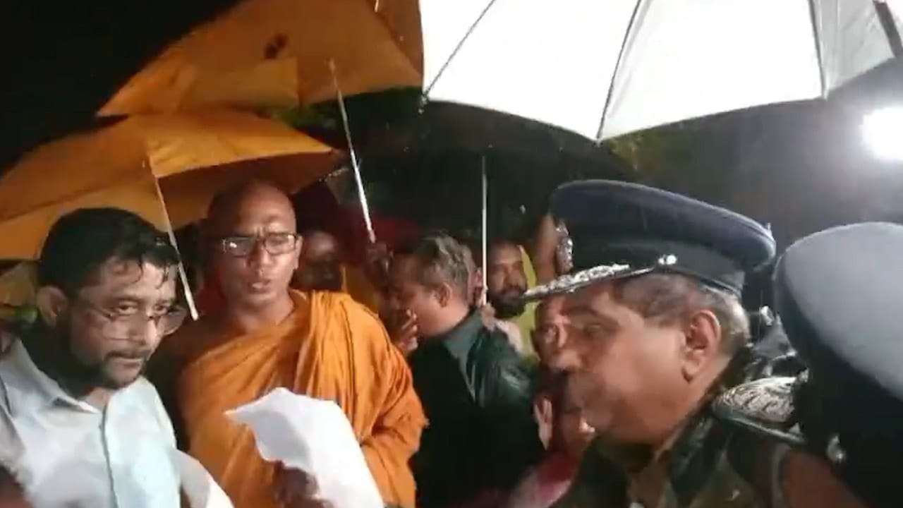 කොළඹ විහාර මහාදේවි උද්‍යානයේ නොසන්සුන්කාරි තත්ත්වයක්