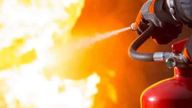 නිට්ටඹුව නගරයේ වෙළෙඳසැලක ගින්නක්