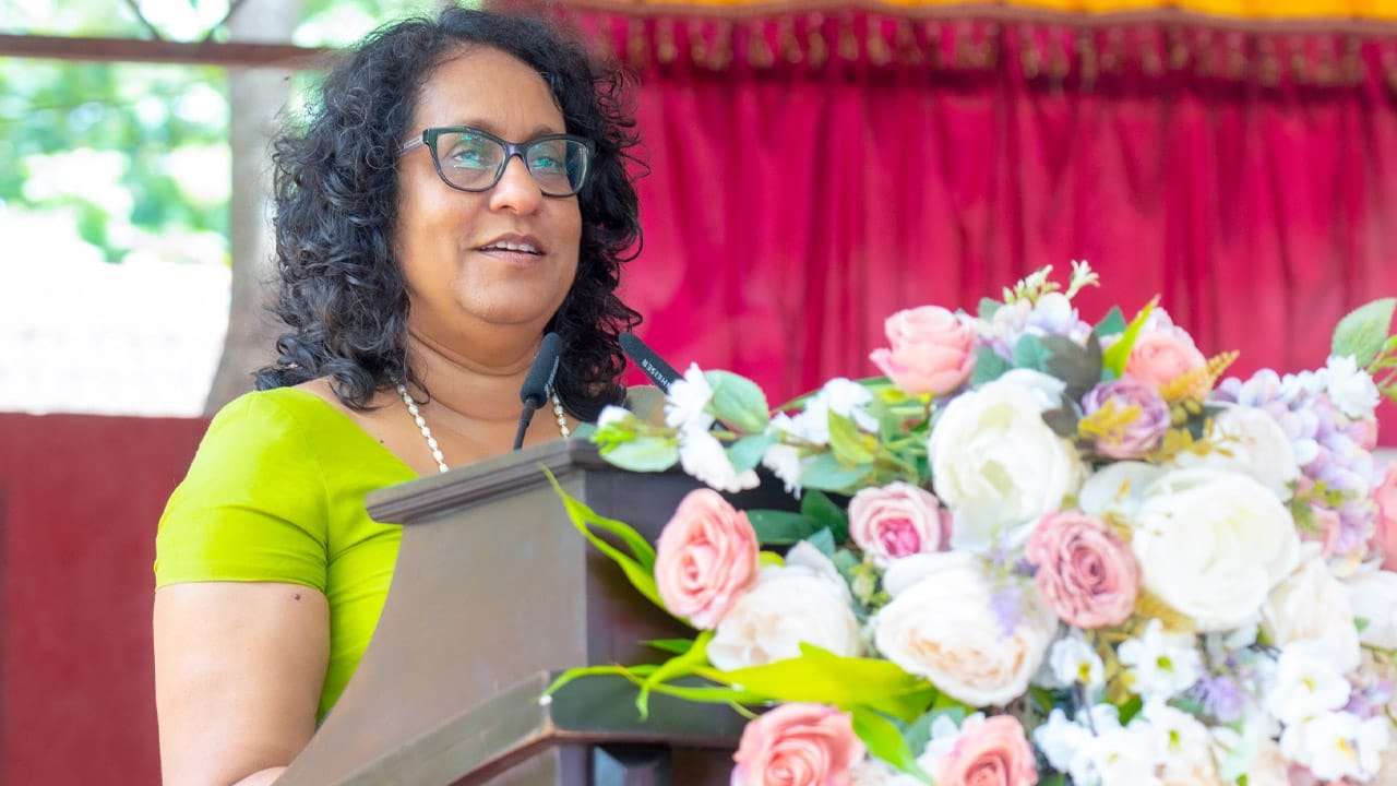 අධ්‍යාපන ප්‍රතිසංස්කරණ ක්‍රියාත්මක කරන්න හේතු කියූ අග්‍රාමාත්‍ය හරිනි