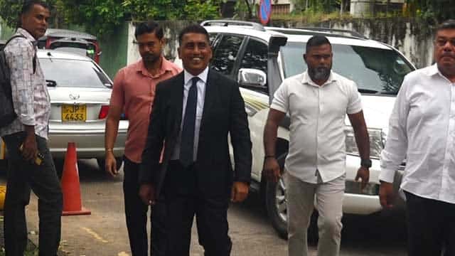 වාහන සිද්ධියට ජොනී වරද පිළිගනී