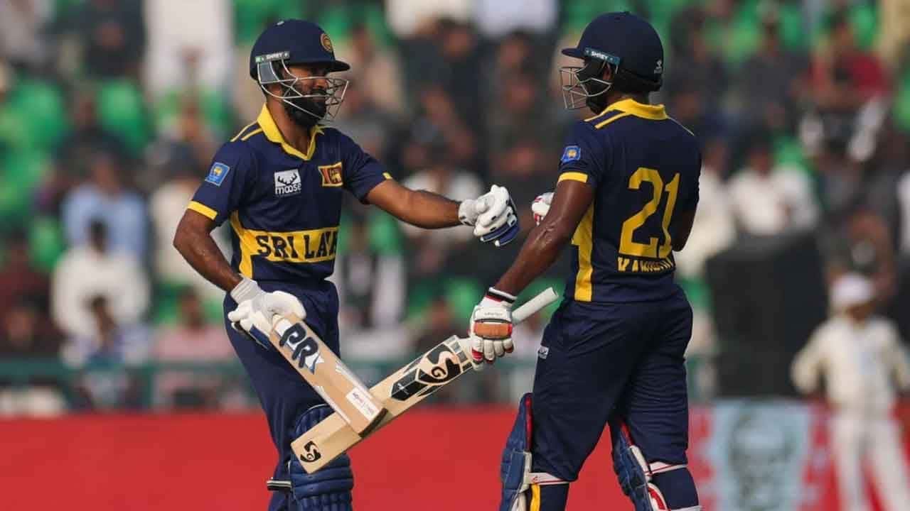 ශ්‍රී ලංකාවෙන් පාකිස්තානයට ලකුණු 326ක ඉලක්කයක්