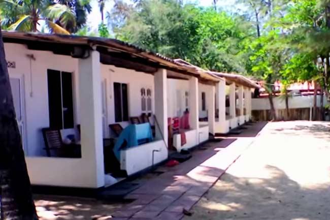 ස්වයං නිරෝධායනයට ලක්නොවු සංචාරකයන් පිරිසක් ත්‍රිකුණාමලයෙන් සොයා ගනියි
