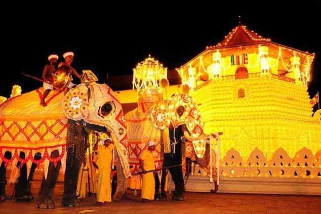 මෙවර පෙරහැරට වාසනා-ඉන්දිරාජා-නැඳුන්ගමුවේ රාජා සහභාගී වීම අවිනිශ්චිතයි