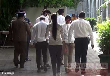 චන්දිමාල් සහ පියුමි හංසමාලි සංවිධානය කළ සාදයට එක්වු 13දෙනාට ඇප