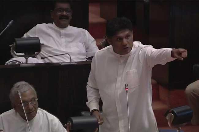 පාර්ලිමේන්තුවේදී සජිත් සැර වෙයි