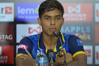 සනත් කිව්ව දේ අකුරටම තේරුම් ගත් දුනිත්