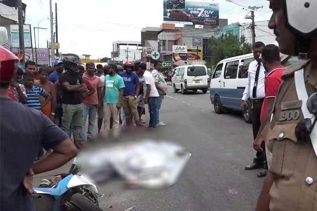තරුණයෙකුට මරු කැඳවූ බිහිසුණු අනතුර -CCTV
